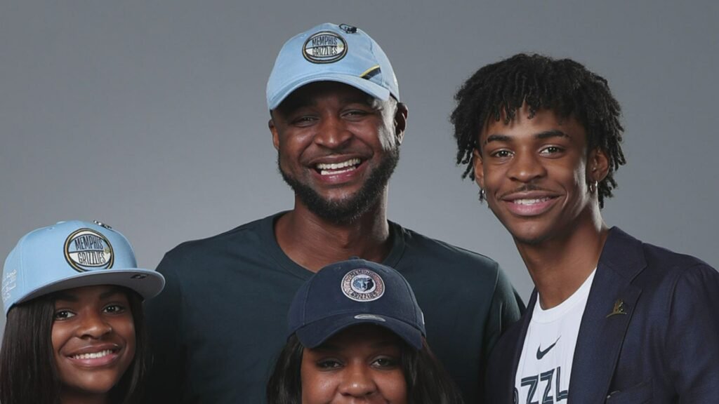 Tee Morant with his son Ja Morant and daughters