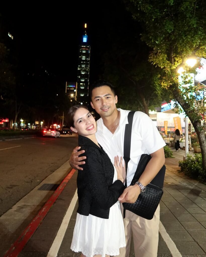 Michelle Vito romantic pose with her boyfriend